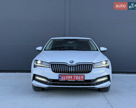 Белый Шкода Суперб, объемом двигателя 2 л и пробегом 171 тыс. км за 30699 $, фото 6 на Automoto.ua