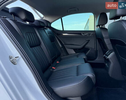 Білий Шкода Суперб, об'ємом двигуна 2 л та пробігом 171 тис. км за 30999 $, фото 74 на Automoto.ua