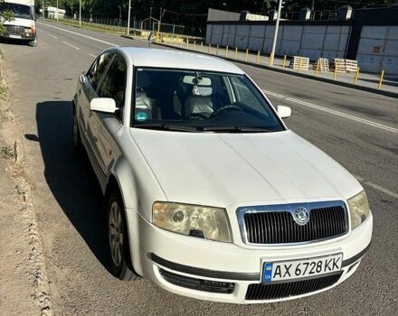Белый Шкода Суперб, объемом двигателя 1.78 л и пробегом 310 тыс. км за 5000 $, фото 1 на Automoto.ua