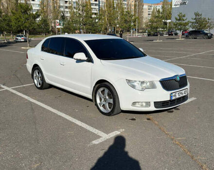 Білий Шкода Суперб, об'ємом двигуна 1.8 л та пробігом 246 тис. км за 8000 $, фото 1 на Automoto.ua