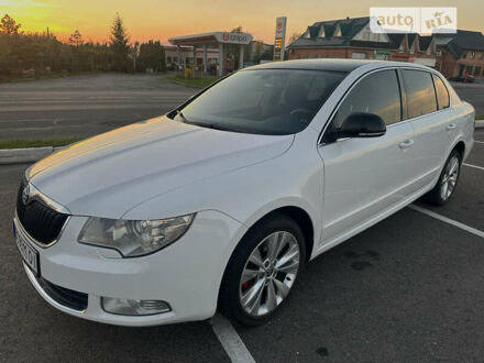 Шкода Суперб 2009 в Луцке на Automoto.ua Белый Шкода Суперб, объемом двигателя 2 л и пробегом 366 тыс. км за 9000 $, фото 1 на Automoto.ua