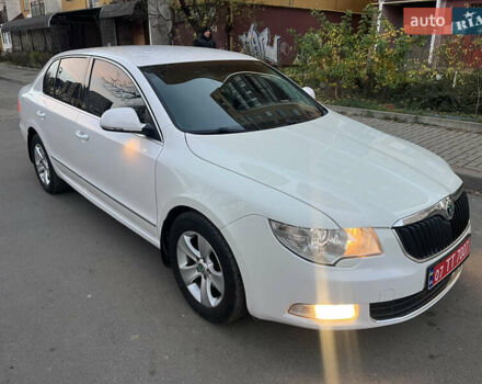 Белый Шкода Суперб, объемом двигателя 2 л и пробегом 270 тыс. км за 8700 $, фото 1 на Automoto.ua