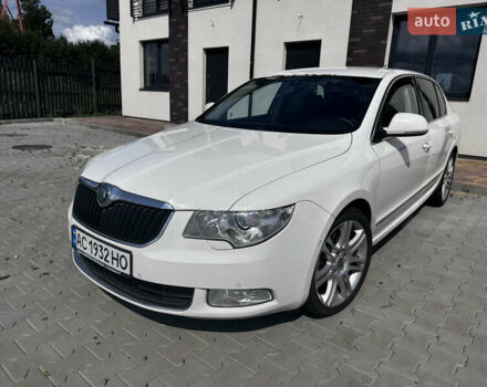Белый Шкода Суперб, объемом двигателя 1.8 л и пробегом 163 тыс. км за 8900 $, фото 1 на Automoto.ua