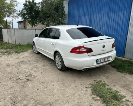 Белый Шкода Суперб, объемом двигателя 2 л и пробегом 300 тыс. км за 8100 $, фото 1 на Automoto.ua