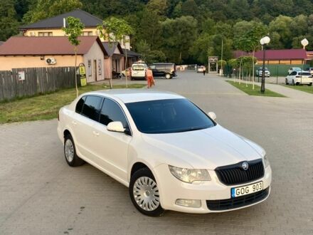 Шкода Суперб 2009 у Сваляве на Automoto.ua Білий Шкода Суперб, об'ємом двигуна 0 л та пробігом 300 тис. км за 3800 $, фото 1 на Automoto.ua