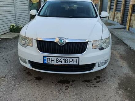 Белый Шкода Суперб, объемом двигателя 1.8 л и пробегом 247 тыс. км за 8500 $, фото 1 на Automoto.ua