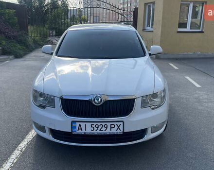 Белый Шкода Суперб, объемом двигателя 1.8 л и пробегом 283 тыс. км за 7999 $, фото 1 на Automoto.ua