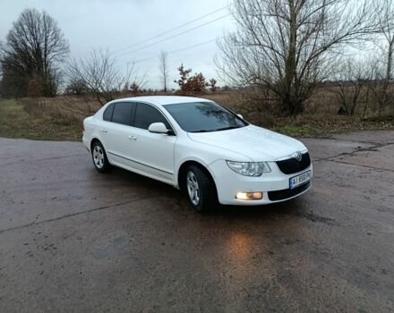Белый Шкода Суперб, объемом двигателя 2 л и пробегом 380 тыс. км за 9000 $, фото 1 на Automoto.ua