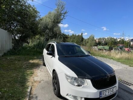 Шкода Суперб 2010 у Самборе на Automoto.ua Білий Шкода Суперб, об'ємом двигуна 2 л та пробігом 440 тис. км за 6500 $, фото 1 на Automoto.ua