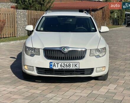Белый Шкода Суперб, объемом двигателя 2 л и пробегом 390 тыс. км за 7799 $, фото 1 на Automoto.ua