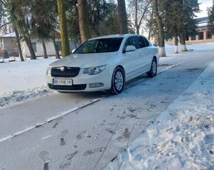 Белый Шкода Суперб, объемом двигателя 2 л и пробегом 380 тыс. км за 8850 $, фото 1 на Automoto.ua