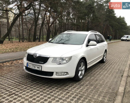 Белый Шкода Суперб, объемом двигателя 1.6 л и пробегом 242 тыс. км за 9800 $, фото 1 на Automoto.ua