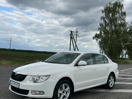 Белый Шкода Суперб, объемом двигателя 1.78 л и пробегом 315 тыс. км за 7200 $, фото 1 на Automoto.ua