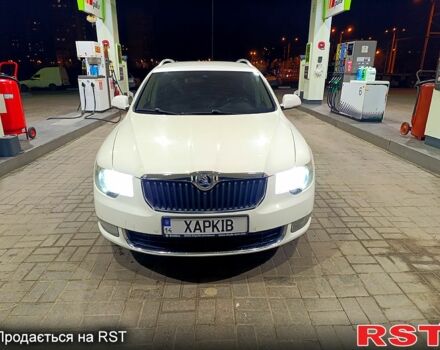 Белый Шкода Суперб, объемом двигателя 2 л и пробегом 344 тыс. км за 9000 $, фото 1 на Automoto.ua