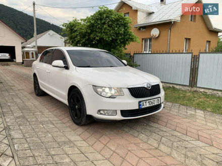 Шкода Суперб 2011 в Калуше на Automoto.ua Белый Шкода Суперб, объемом двигателя 1.97 л и пробегом 280 тыс. км за 9200 $, фото 1 на Automoto.ua