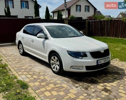Белый Шкода Суперб, объемом двигателя 1.8 л и пробегом 311 тыс. км за 5650 $, фото 1 на Automoto.ua