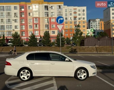 Белый Шкода Суперб, объемом двигателя 1.8 л и пробегом 316 тыс. км за 8500 $, фото 1 на Automoto.ua