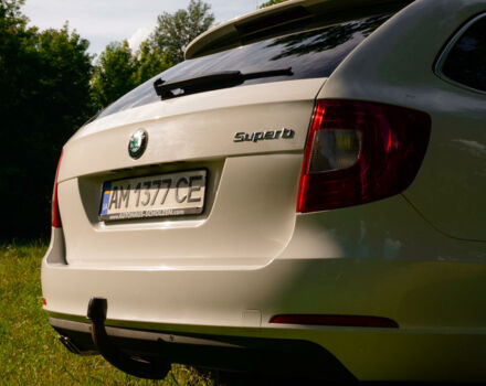 Білий Шкода Суперб, об'ємом двигуна 2 л та пробігом 245 тис. км за 11700 $, фото 1 на Automoto.ua