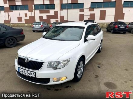 Білий Шкода Суперб, об'ємом двигуна 2 л та пробігом 22500 тис. км за 8200 $, фото 1 на Automoto.ua