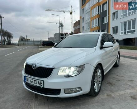Белый Шкода Суперб, объемом двигателя 1.8 л и пробегом 231 тыс. км за 9499 $, фото 1 на Automoto.ua