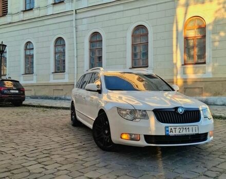 Белый Шкода Суперб, объемом двигателя 3.6 л и пробегом 320 тыс. км за 7000 $, фото 1 на Automoto.ua