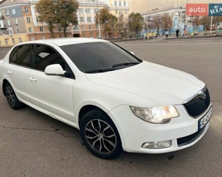 Белый Шкода Суперб, объемом двигателя 1.8 л и пробегом 241 тыс. км за 7100 $, фото 1 на Automoto.ua