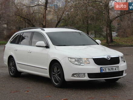 Білий Шкода Суперб, об'ємом двигуна 1.8 л та пробігом 222 тис. км за 8399 $, фото 1 на Automoto.ua