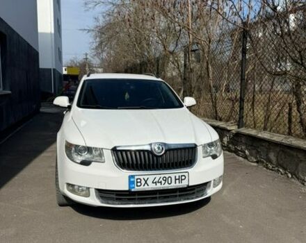 Белый Шкода Суперб, объемом двигателя 1.97 л и пробегом 237 тыс. км за 9600 $, фото 1 на Automoto.ua
