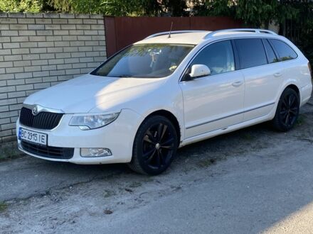 Білий Шкода Суперб, об'ємом двигуна 2 л та пробігом 420 тис. км за 7172 $, фото 1 на Automoto.ua