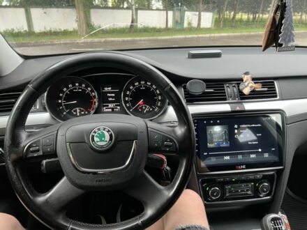Білий Шкода Суперб, об'ємом двигуна 2 л та пробігом 229 тис. км за 10500 $, фото 1 на Automoto.ua