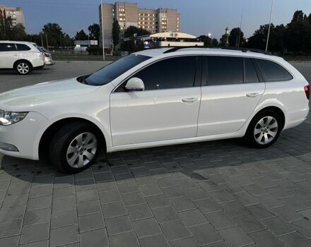 Белый Шкода Суперб, объемом двигателя 1.6 л и пробегом 304 тыс. км за 9999 $, фото 1 на Automoto.ua