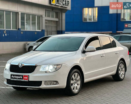 Білий Шкода Суперб, об'ємом двигуна 1.8 л та пробігом 109 тис. км за 10990 $, фото 1 на Automoto.ua