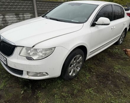 Белый Шкода Суперб, объемом двигателя 1.8 л и пробегом 220 тыс. км за 4790 $, фото 1 на Automoto.ua