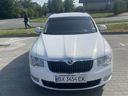 Білий Шкода Суперб, об'ємом двигуна 1.6 л та пробігом 300 тис. км за 7500 $, фото 1 на Automoto.ua