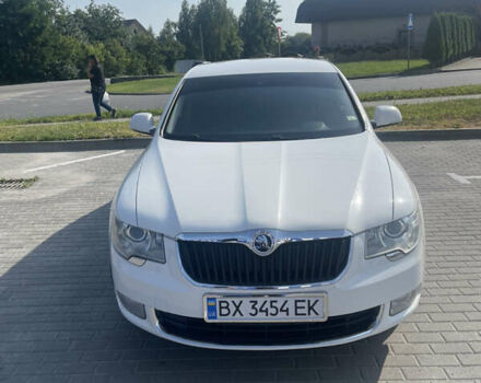 Білий Шкода Суперб, об'ємом двигуна 1.6 л та пробігом 300 тис. км за 7500 $, фото 1 на Automoto.ua
