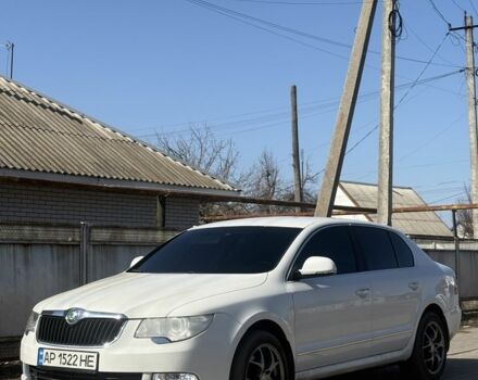 Белый Шкода Суперб, объемом двигателя 1.8 л и пробегом 120 тыс. км за 9000 $, фото 1 на Automoto.ua