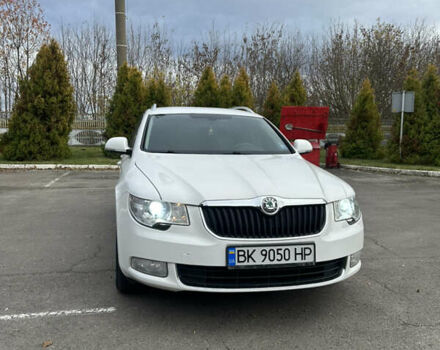 Шкода Суперб 2012 у Рівному на Automoto.ua Білий Шкода Суперб, об'ємом двигуна 2 л та пробігом 198 тис. км за 12500 $, фото 1 на Automoto.ua