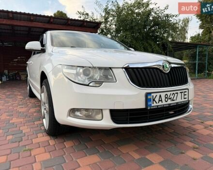 Білий Шкода Суперб, об'ємом двигуна 1.8 л та пробігом 245 тис. км за 7799 $, фото 1 на Automoto.ua