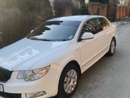 Білий Шкода Суперб, об'ємом двигуна 1.8 л та пробігом 276 тис. км за 9300 $, фото 1 на Automoto.ua