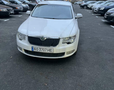 Белый Шкода Суперб, объемом двигателя 1.8 л и пробегом 156 тыс. км за 8000 $, фото 1 на Automoto.ua