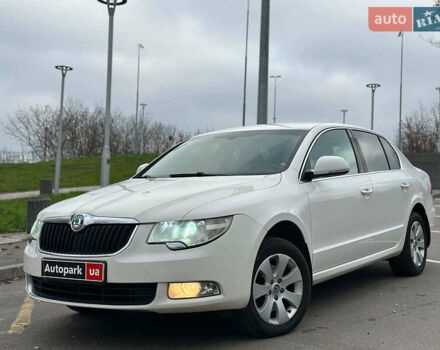 Білий Шкода Суперб, об'ємом двигуна 1.8 л та пробігом 230 тис. км за 8190 $, фото 1 на Automoto.ua