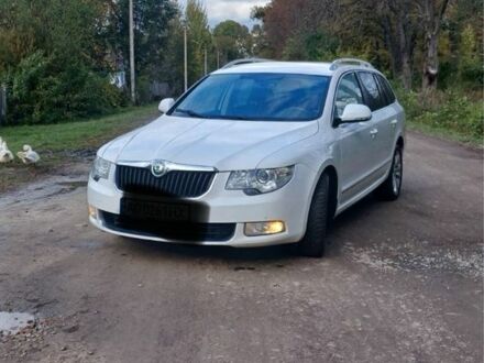 Белый Шкода Суперб, объемом двигателя 2 л и пробегом 280 тыс. км за 10700 $, фото 1 на Automoto.ua