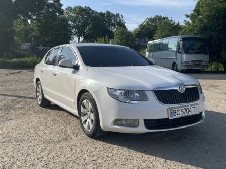 Шкода Суперб 2012 в Черткове на Automoto.ua Белый Шкода Суперб, объемом двигателя 2 л и пробегом 325 тыс. км за 7700 $, фото 1 на Automoto.ua
