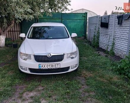 Белый Шкода Суперб, объемом двигателя 1.8 л и пробегом 148 тыс. км за 10200 $, фото 1 на Automoto.ua