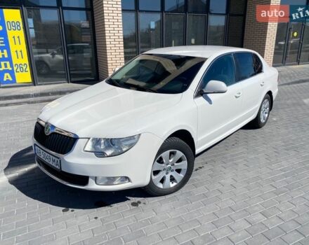 Белый Шкода Суперб, объемом двигателя 1.8 л и пробегом 235 тыс. км за 8000 $, фото 1 на Automoto.ua