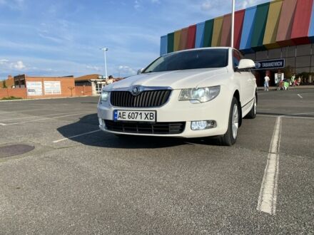 Білий Шкода Суперб, об'ємом двигуна 1.8 л та пробігом 238 тис. км за 8299 $, фото 1 на Automoto.ua