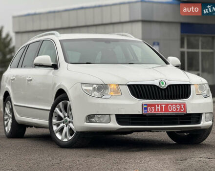 Белый Шкода Суперб, объемом двигателя 2 л и пробегом 317 тыс. км за 12900 $, фото 1 на Automoto.ua