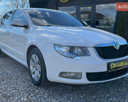 Шкода Суперб 2012 у Коломые на Automoto.ua Білий Шкода Суперб, об'ємом двигуна 1.97 л та пробігом 254 тис. км за 9200 $, фото 1 на Automoto.ua