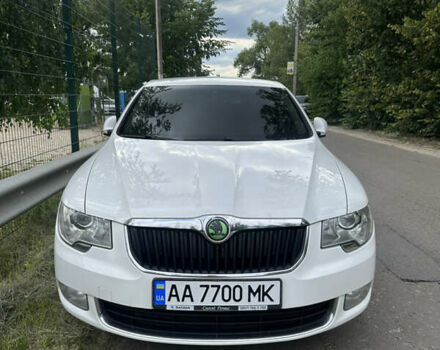 Білий Шкода Суперб, об'ємом двигуна 1.8 л та пробігом 174 тис. км за 9499 $, фото 1 на Automoto.ua