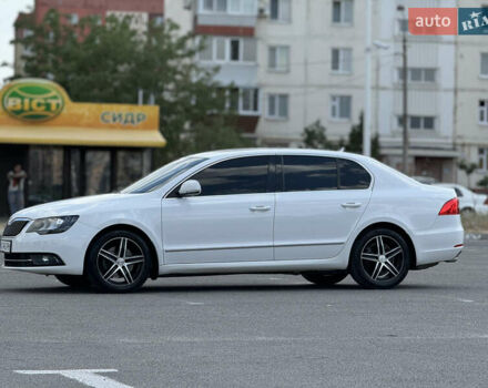 Белый Шкода Суперб, объемом двигателя 1.8 л и пробегом 253 тыс. км за 11500 $, фото 1 на Automoto.ua